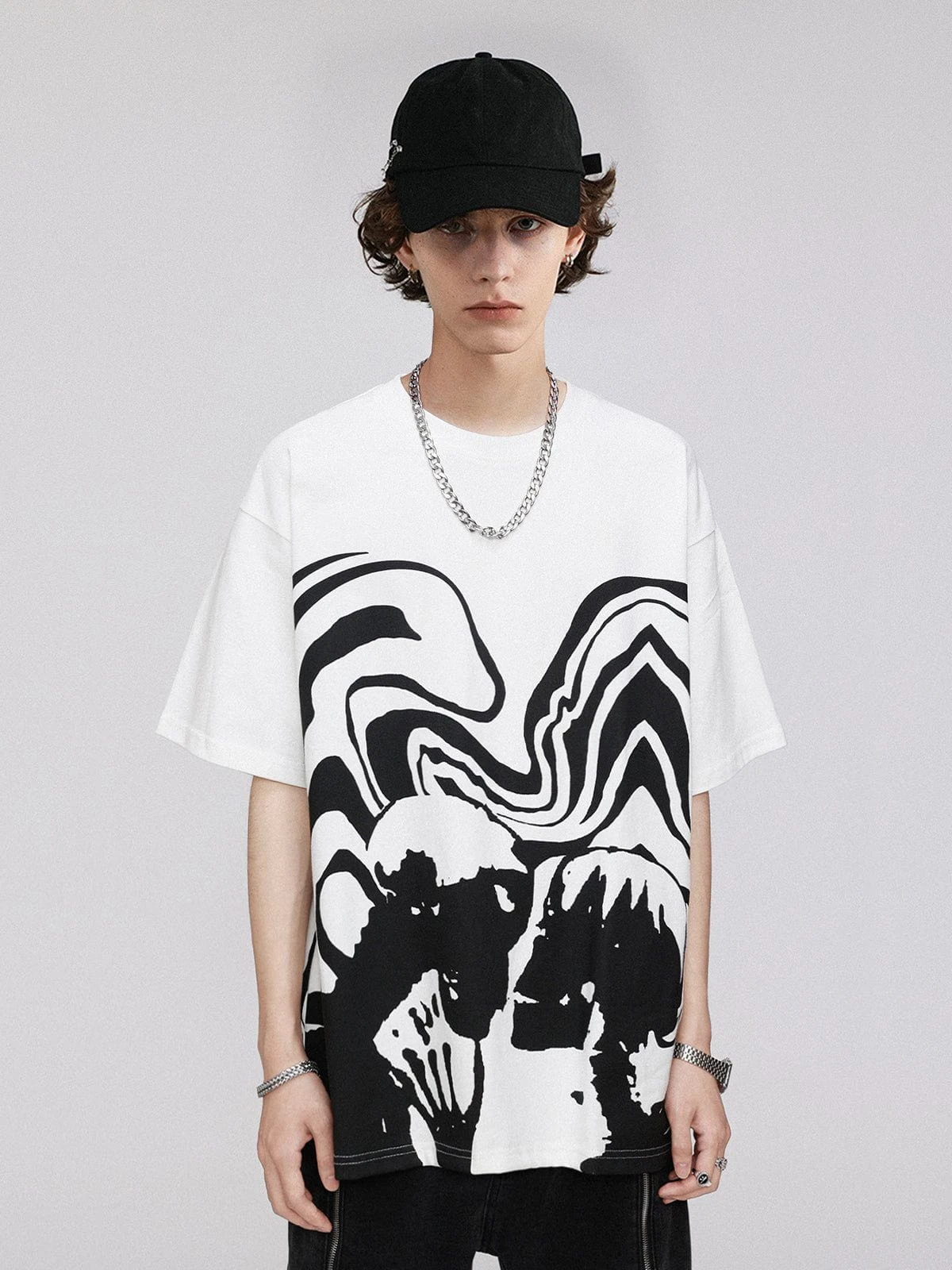 Aelfric Eden Skeleton Elements Hug Kiss Print Tee 6 Aelfric Eden Skeleton Elements Hug Kiss Print Tee - Image 4