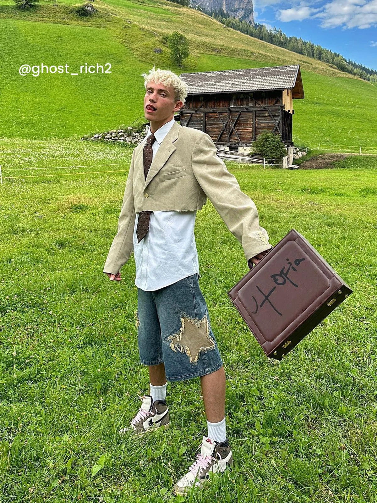 Aelfric Eden Star Tassel Patch Gradient Jorts 4 Aelfric Eden Star Tassel Patch Gradient Jorts - Image 2